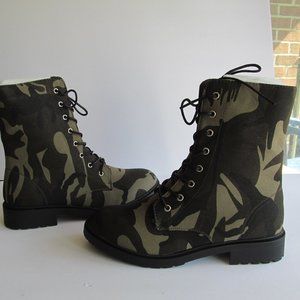 Shoe Dazzle Camo Booties Size 10